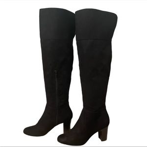 Bella Vita's Telluride Black Suede Boots Size 8 NARROW